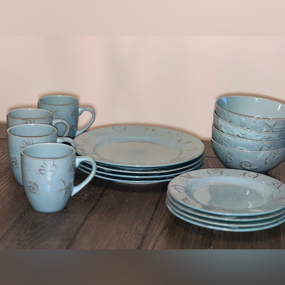 Thomson Blue Dinnerware Set